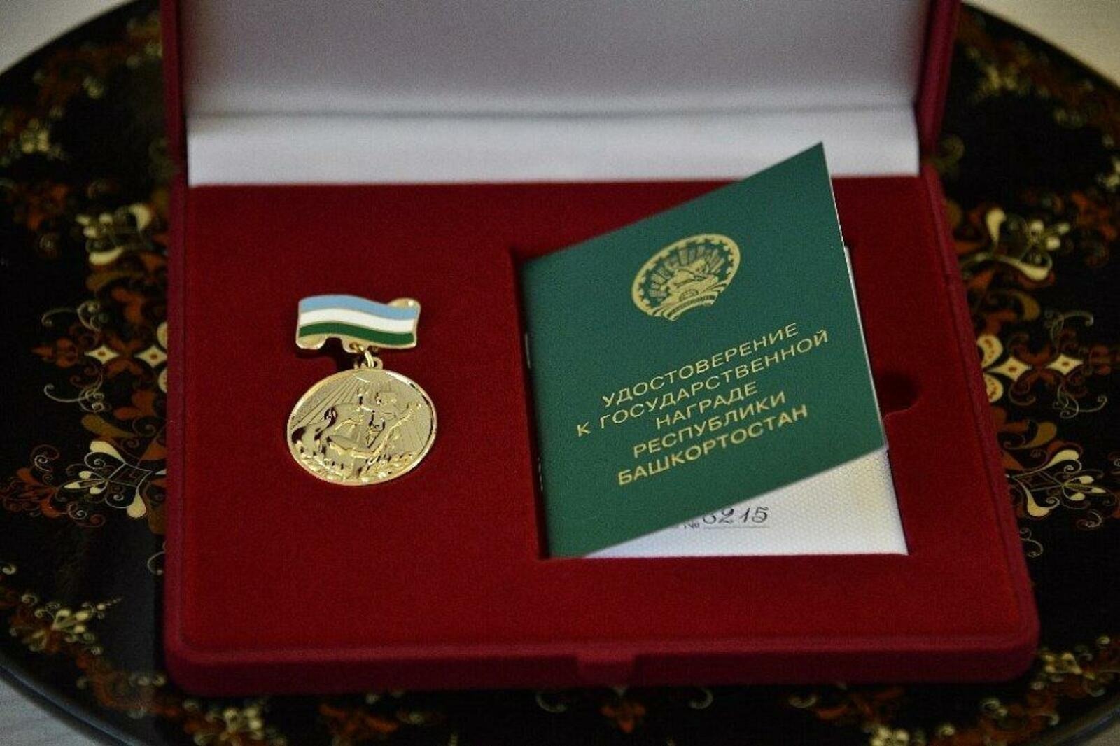 Указ о награждении 17 многодетных мам медалями «Материнская слава» подписан Радием Хабировым