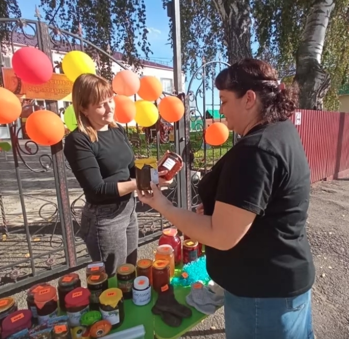 Благовещенцы собирают помощь воинам