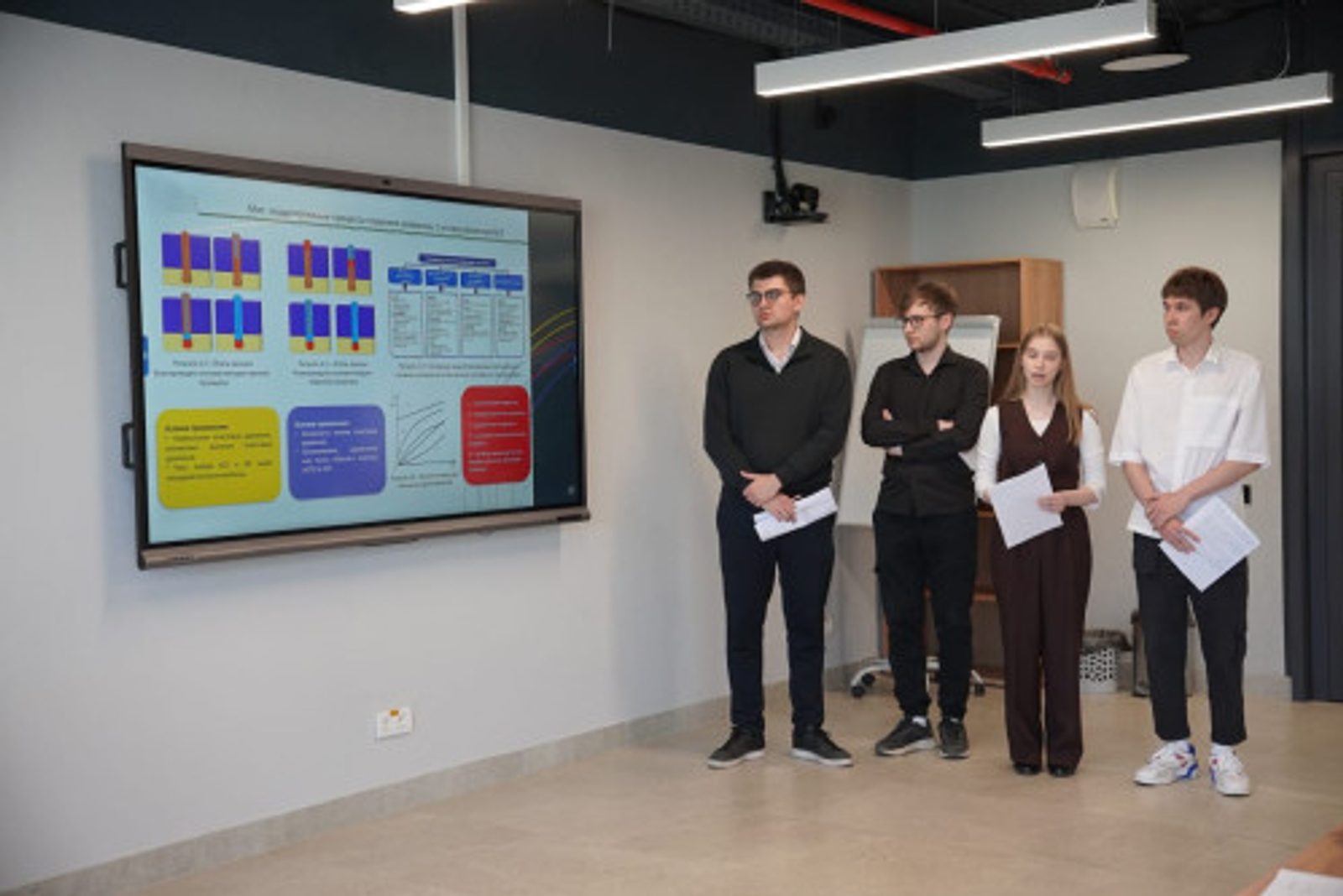 Первые магистры Евразийской политехнической школы защитились в Межвузовском камп