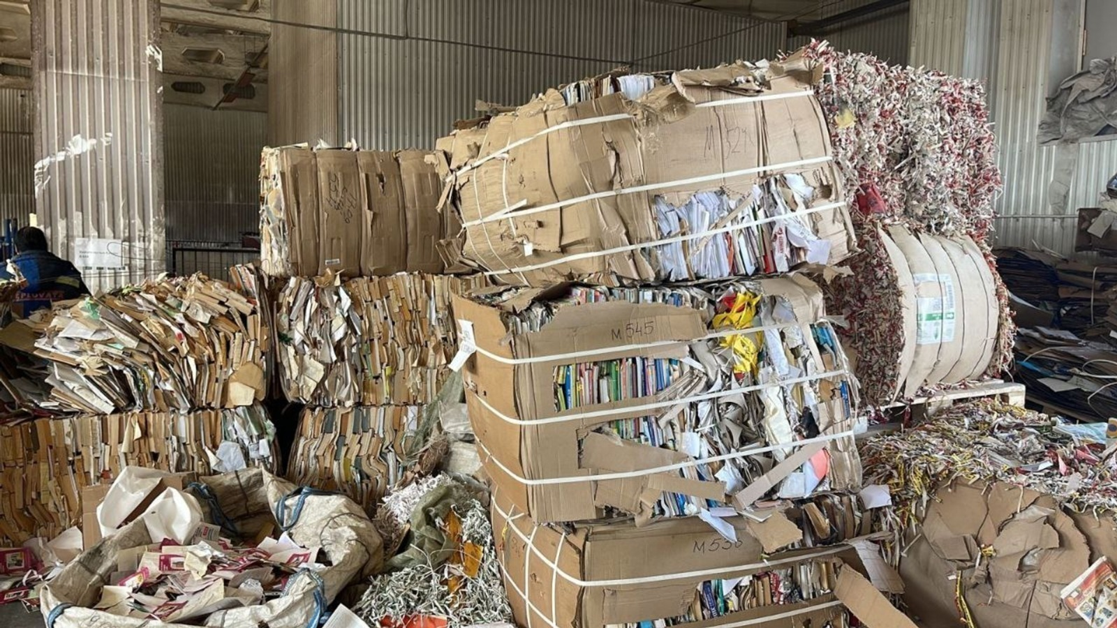 Можно получить билет в музей за сдачу макулатуры