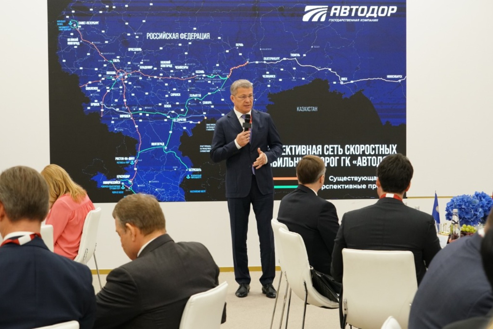 Радий Хабиров представил на ПМЭФ-2022 ключевые транспортные проекты Башкортостана