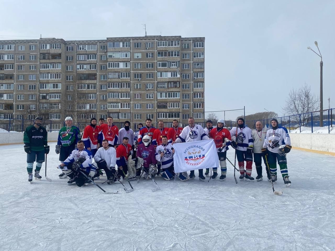 В Благовещенске хоккеисты масштабно отметили День защитника Отечества