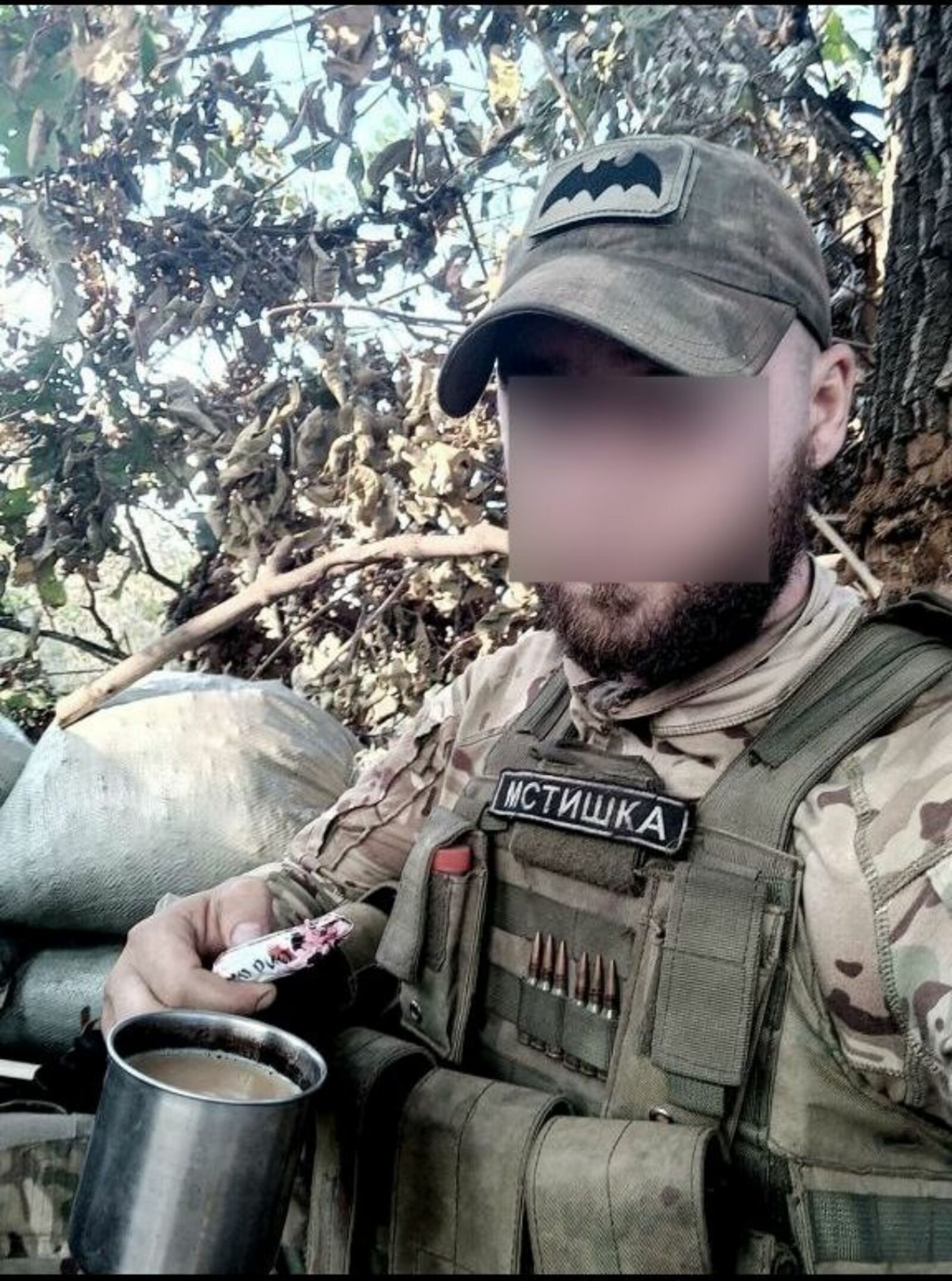 Славу свою добывает в бою