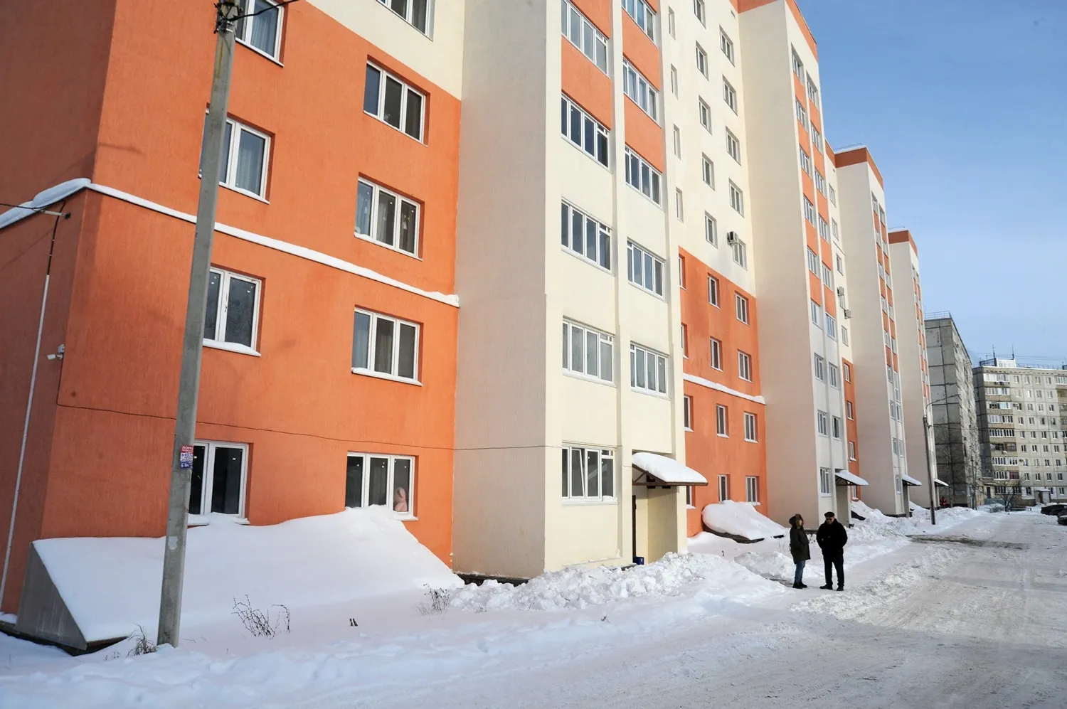 В Благовещенске семья участника СВО переехала в новую квартиру