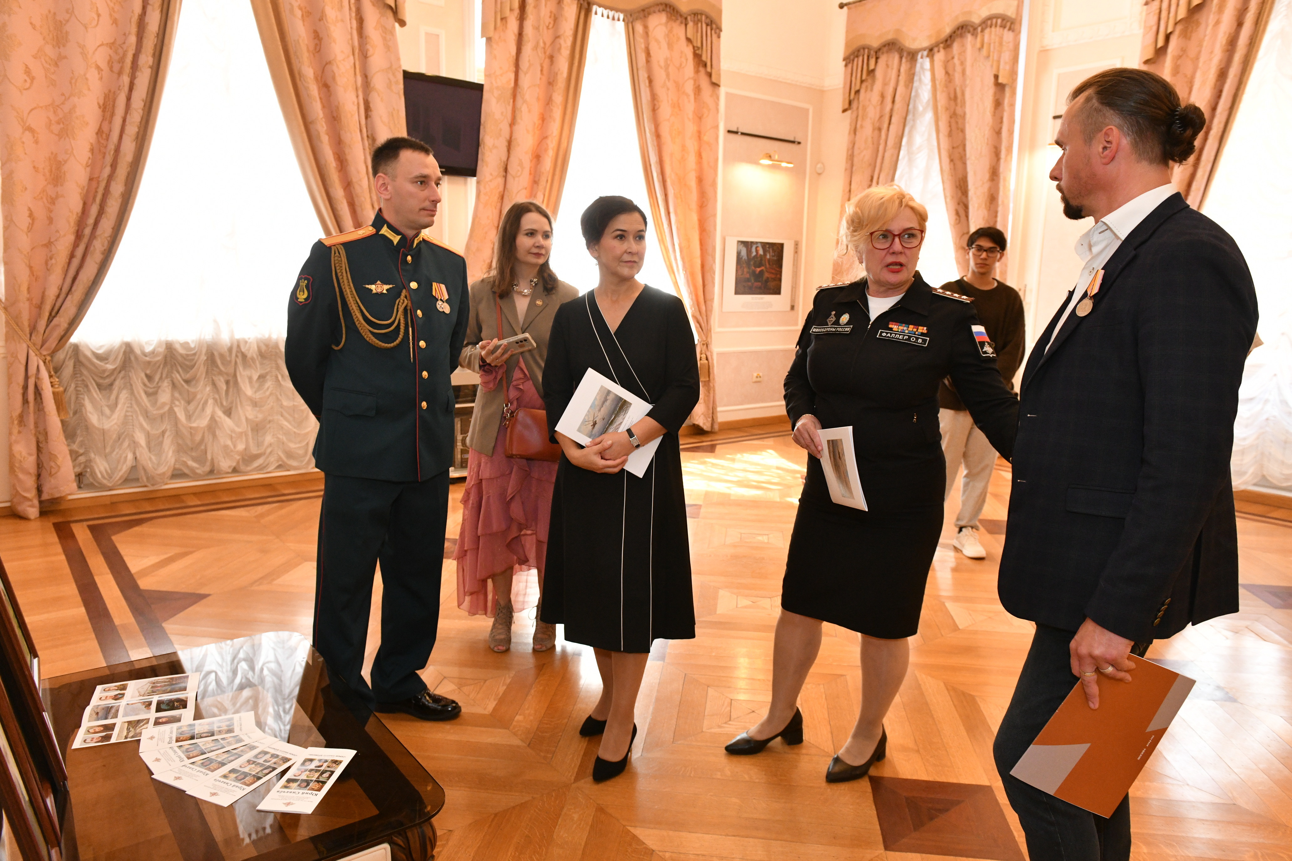Военные художники показали в Уфе лица Победы