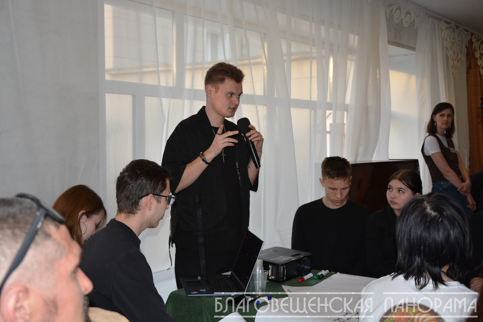 Благовещенцы обсудили благоустройство набережной пруда