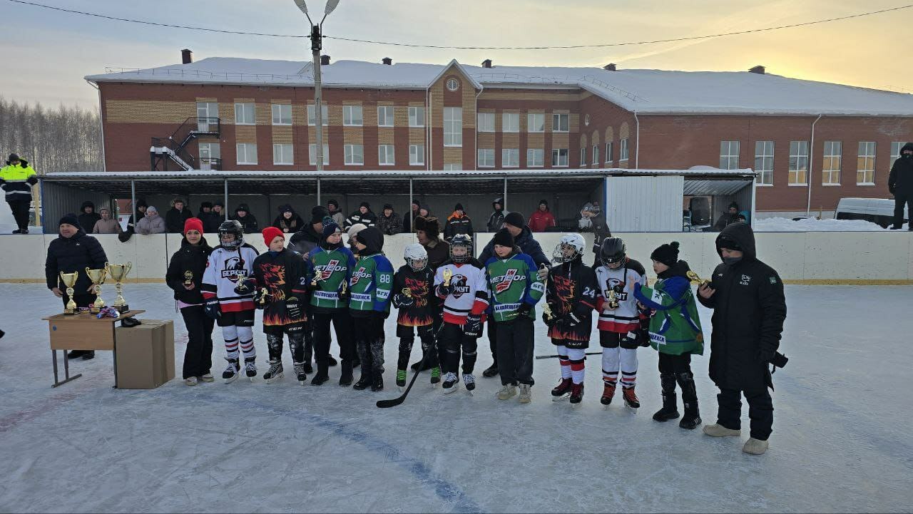 Благовещенские хоккеисты вышли на лёд в память о герое