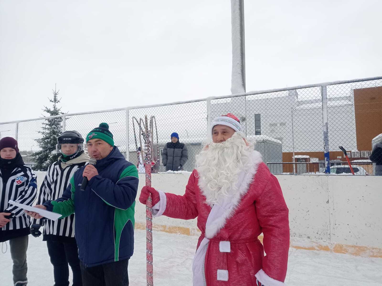 Дед Мороз из Благовещенска полюбил хоккей