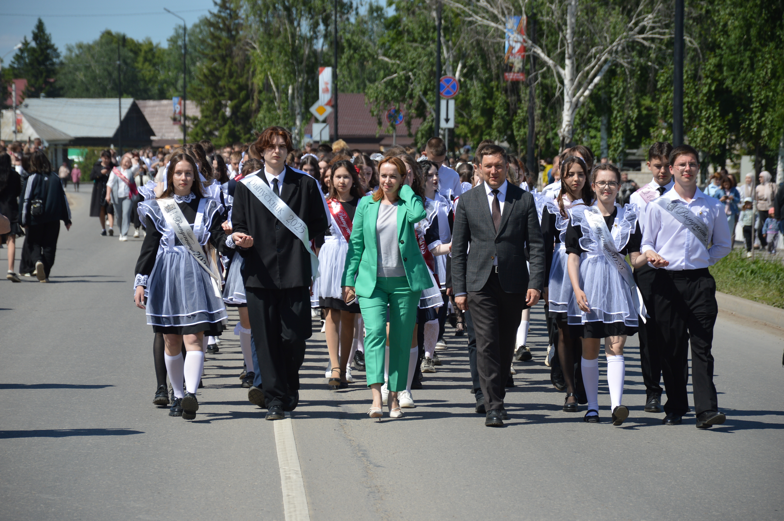 Выпускники школ Благовещенского района собрались на «Последний звонок»