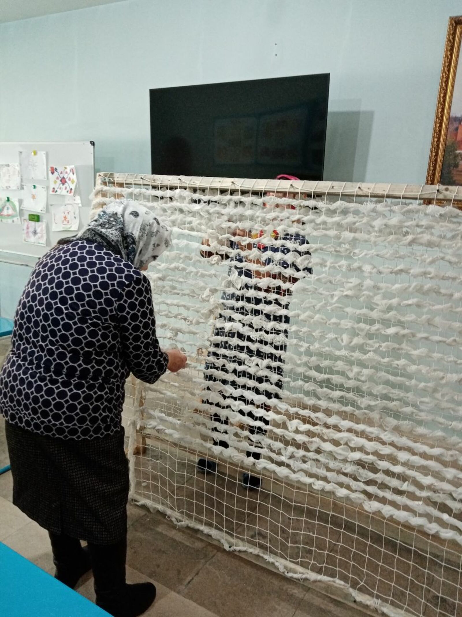 В Башкирии плетут маскировочные сети для военной техники