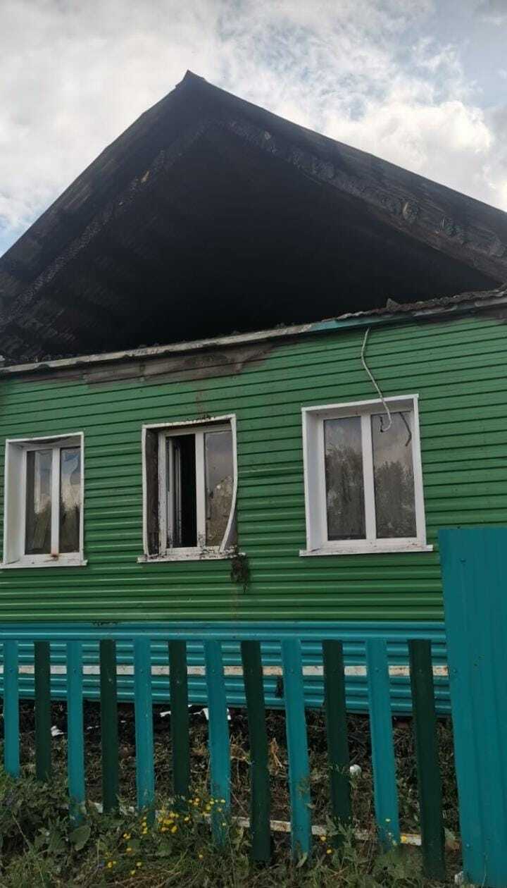 В Башкирии пожар лишил дома 101-летнюю жительницу