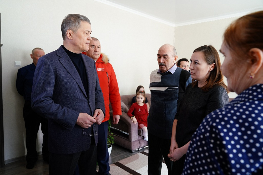 Радий Хабиров в Бураевском районе навестил семью погибшего участника СВО Ильнура Имаева