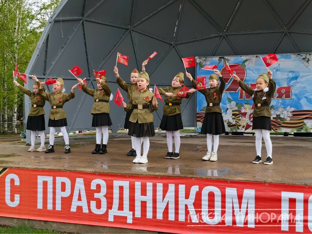 В Благовещенске возложили цветы к памятнику Николая Киселева