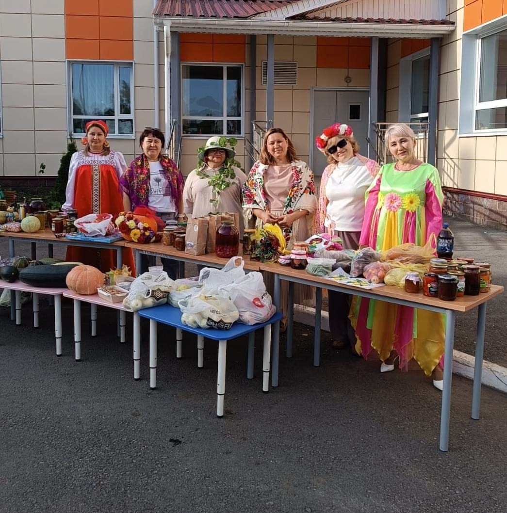 Благовещенцы собирают помощь воинам