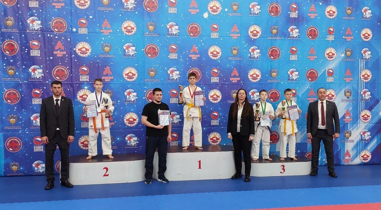 На пьедестале - каратисты