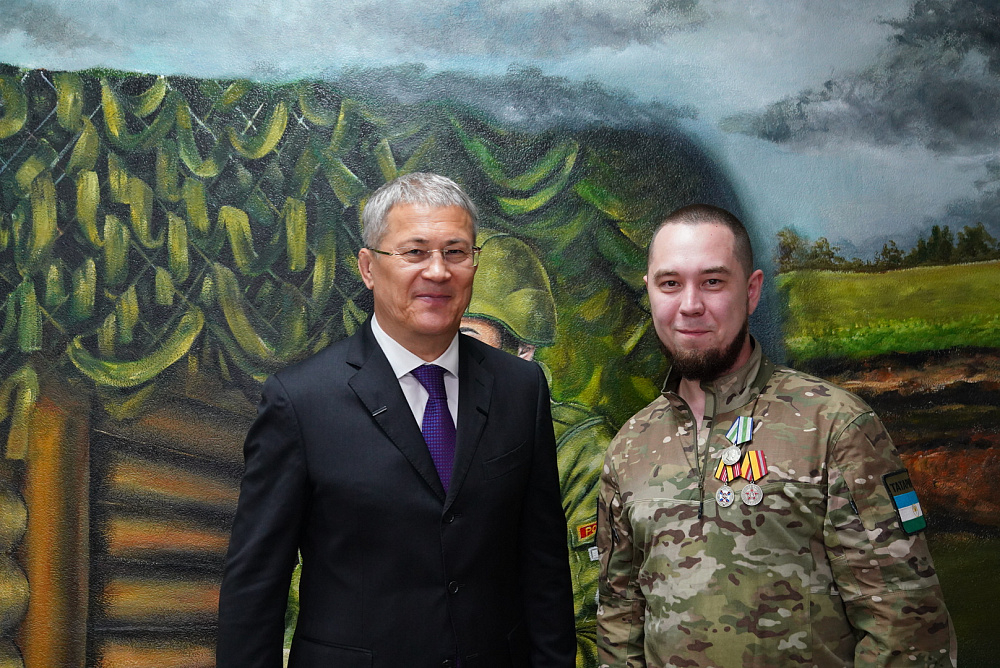 Радий Хабиров  посетил  центр поддержки ветеранов  «Дом СВОих»