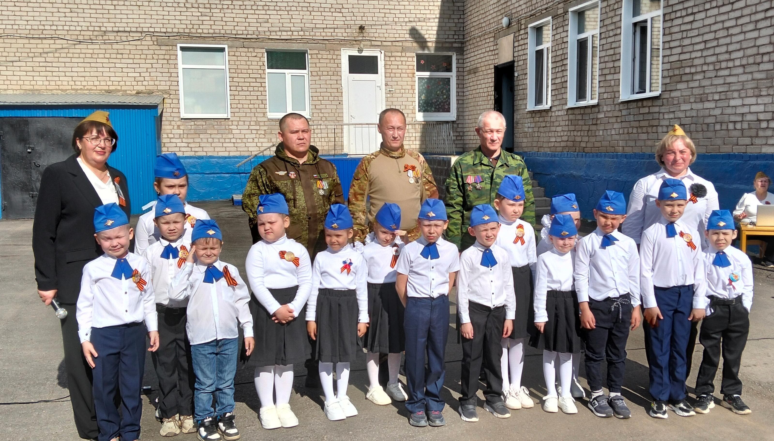 В благовещенском детском саду прошел военный парад