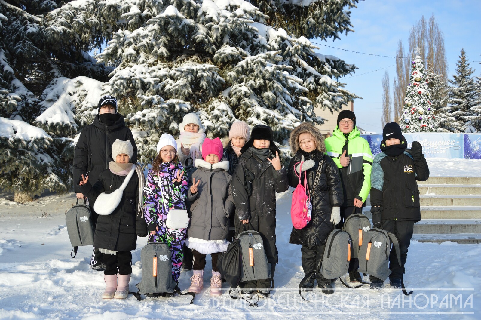 Зажгли главную ёлку