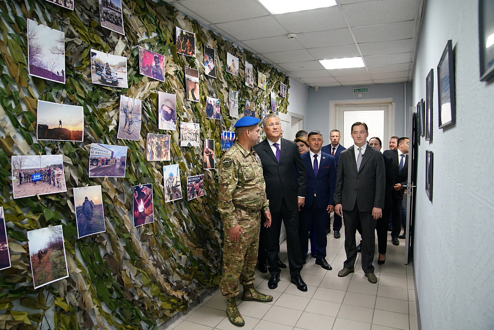 Радий Хабиров  посетил  центр поддержки ветеранов  «Дом СВОих»