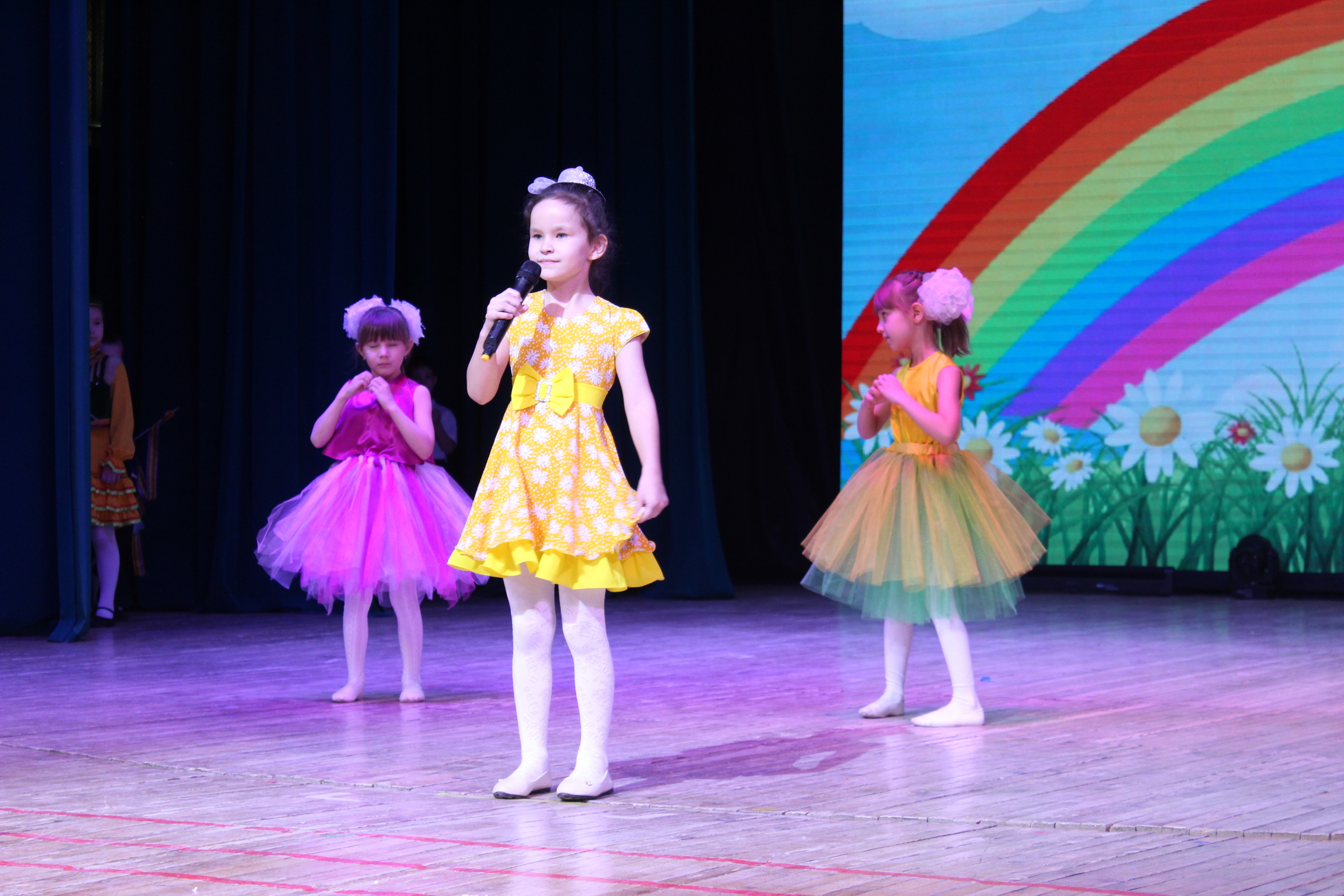 В Благовещенске прошел гала-концерт фестиваля творчества для детей с ОВЗ "Невозможное возможно"