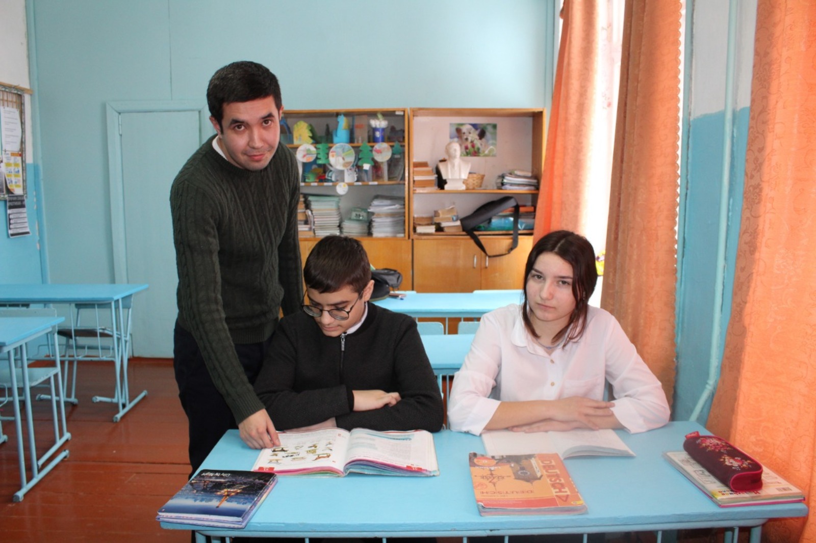 Молодой педагог обучает сельских детей Благовещенского района