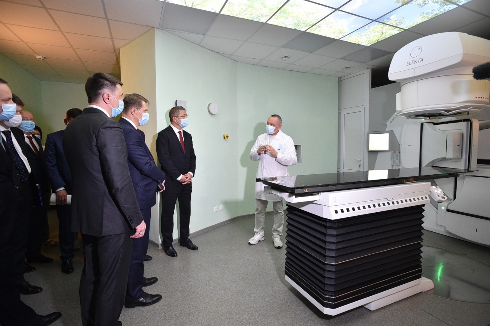 Глава Башкирии Радий Хабиров пообещал продолжить закупку оборудования для онкодиспансера