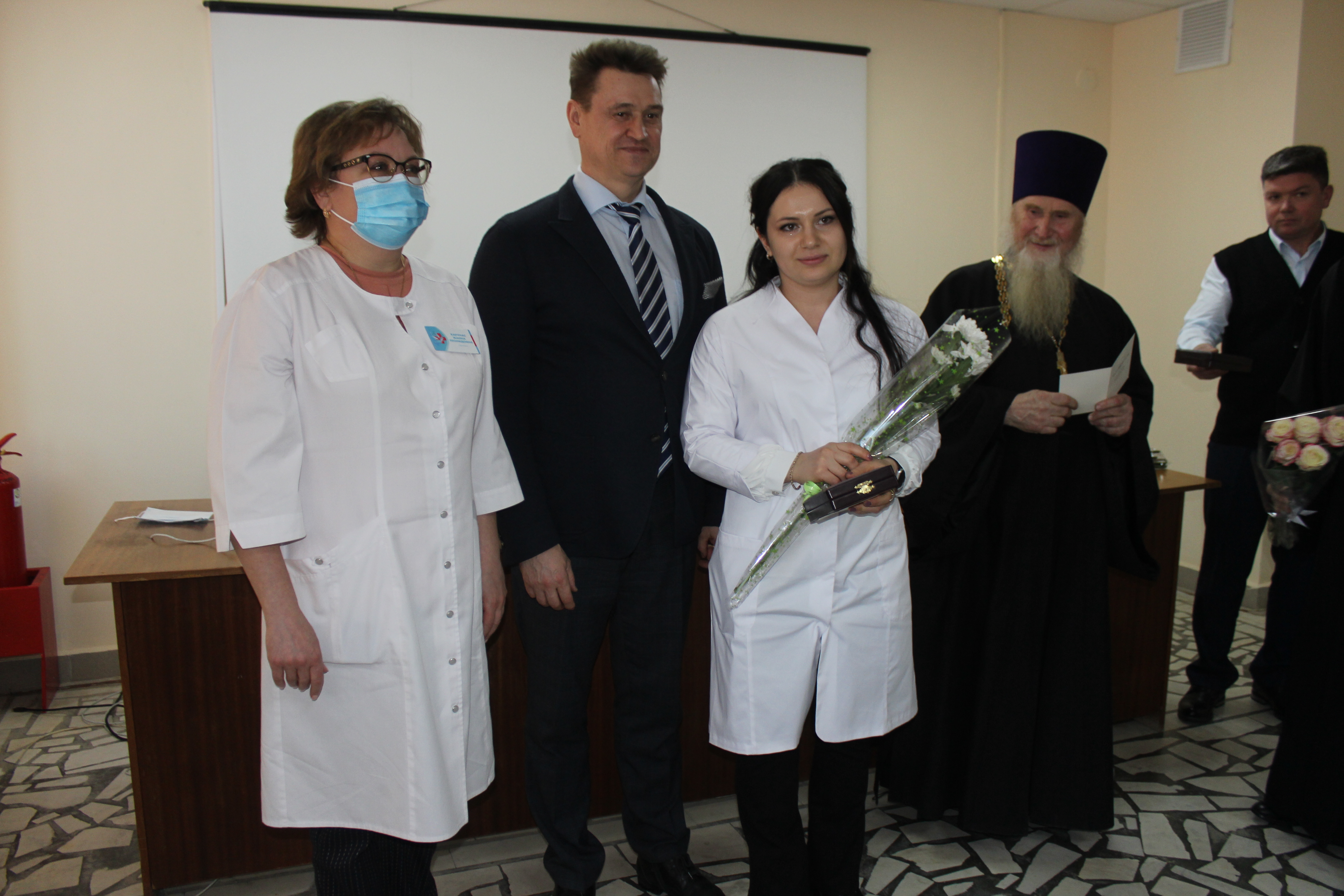 В Башкирии медработникам вручили медали «Патриаршая благодарность»