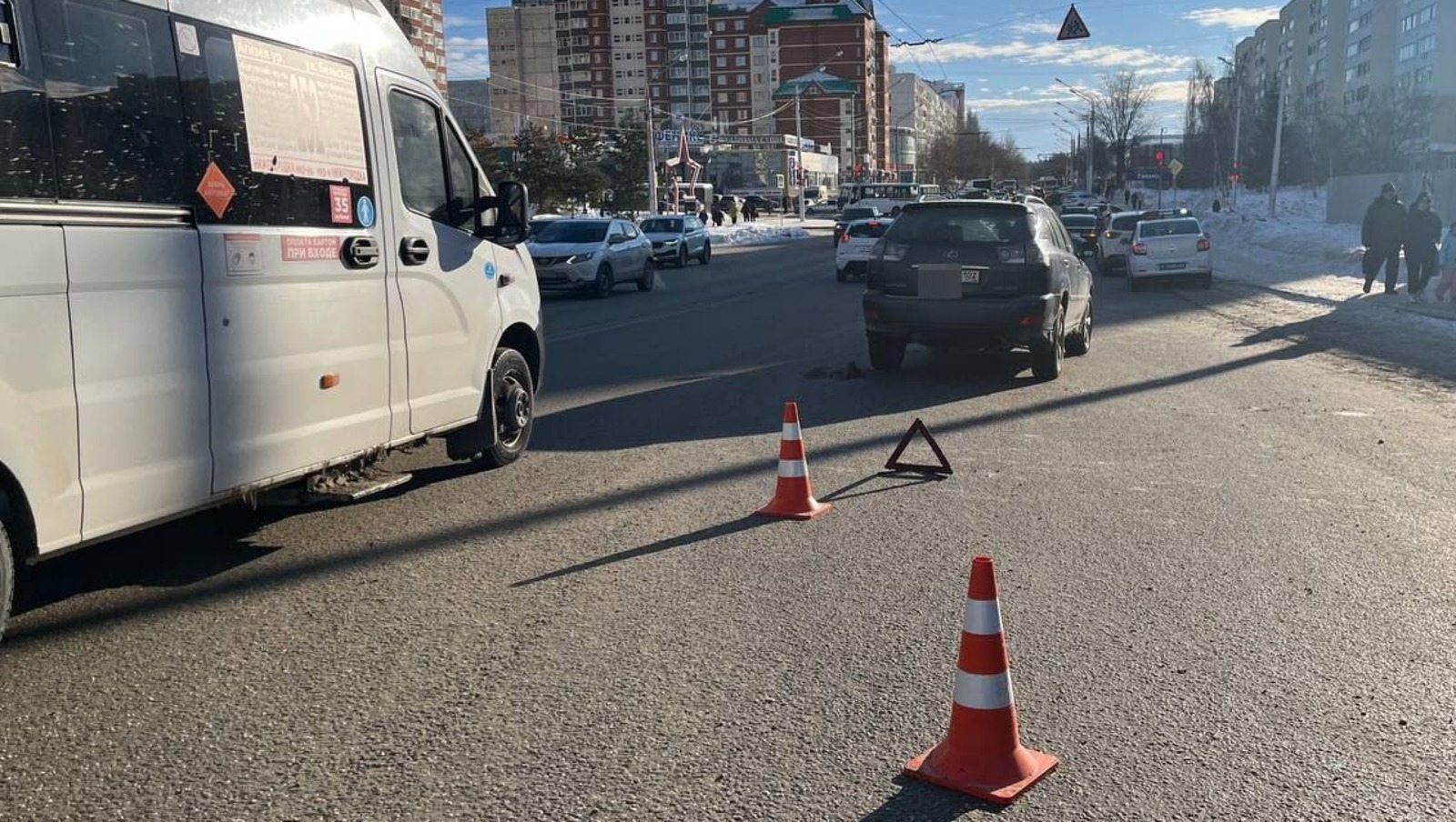 В Башкирии водитель на «Лексусе» сбил пешеходов