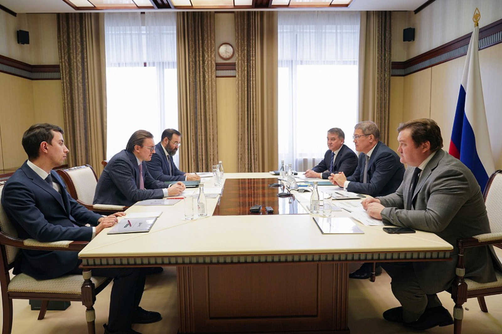 Радий Хабиров обсудил ход реализации инвестиционного проекта АО «Фарус»