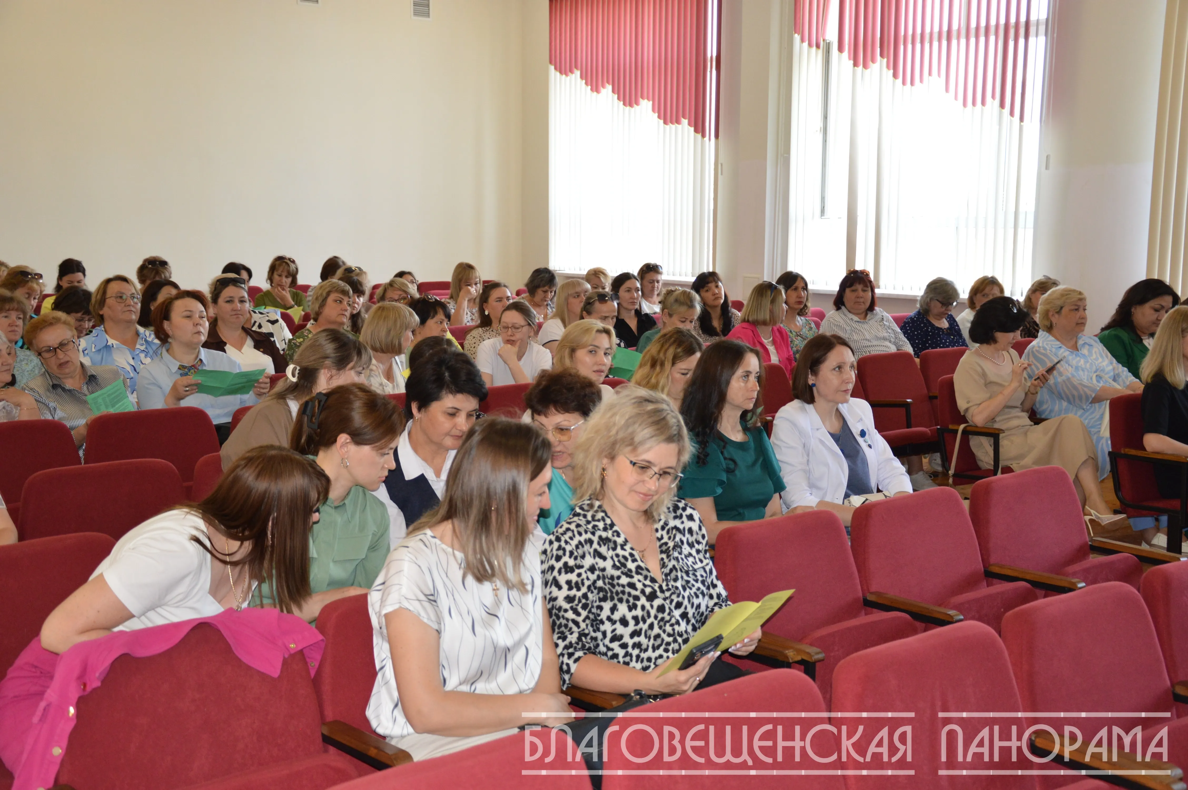 В Благовещенске прошёл республиканский семинар "Дошкольный мир: регион 02"